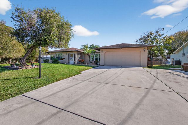 5216 Palm Drive, Fort Pierce, FL 34982