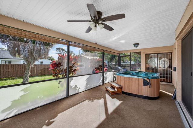 5216 Palm Drive, Fort Pierce, FL 34982