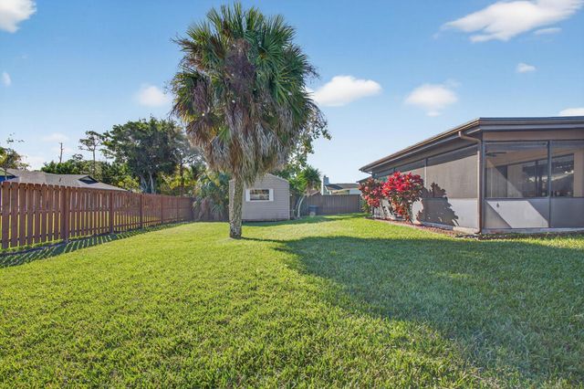 5216 Palm Drive, Fort Pierce, FL 34982