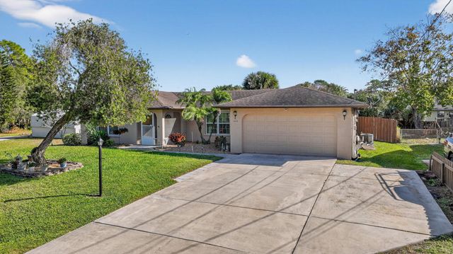 5216 Palm Drive, Fort Pierce, FL 34982