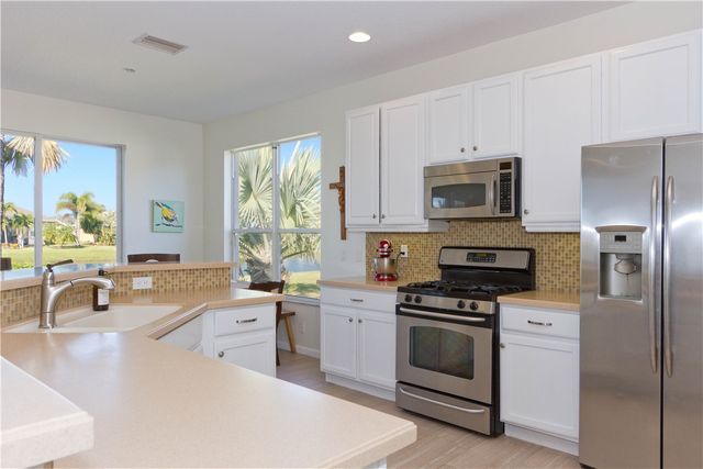 628 Tangelo Circle SW, Vero Beach, FL 32968