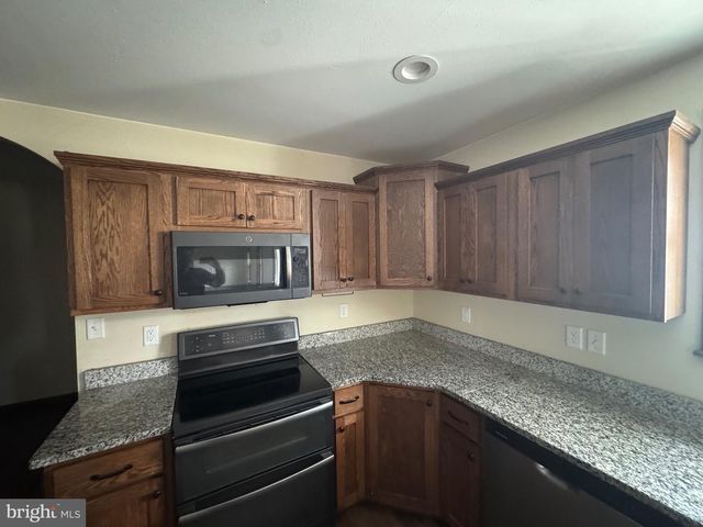 24 VICTORIA COURT, Shippensburg, PA 17257