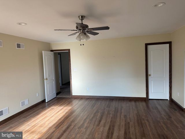 24 VICTORIA COURT, Shippensburg, PA 17257