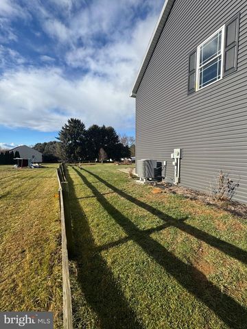 24 VICTORIA COURT, Shippensburg, PA 17257