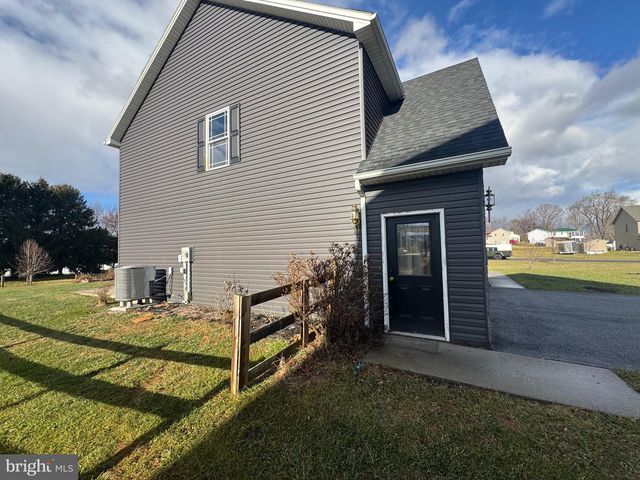 24 VICTORIA COURT, Shippensburg, PA 17257