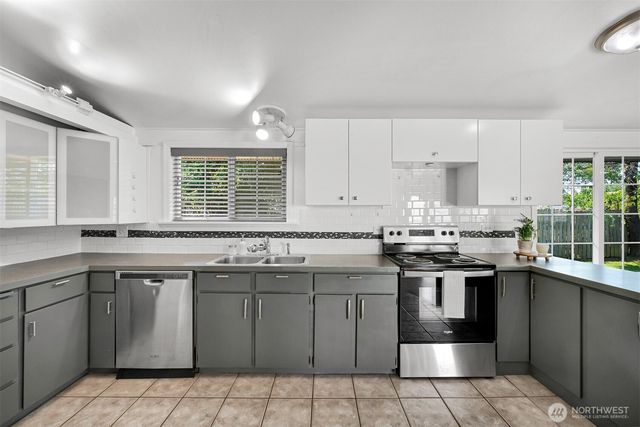 2267 Hawthorne Street, Ferndale, WA 98248