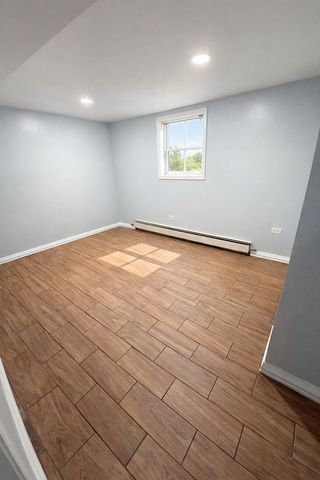 5518 W Melrose Street G, Chicago, IL 60641