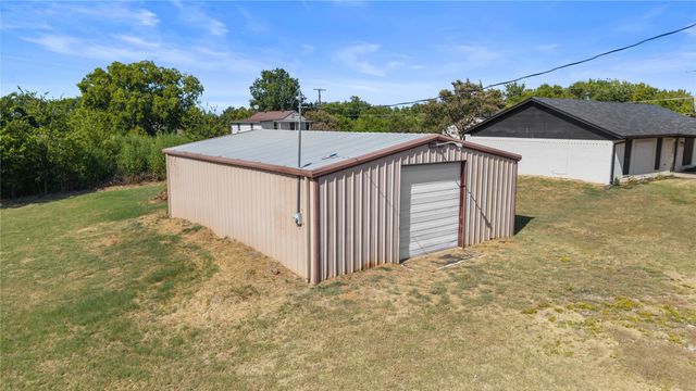 1901 E Texas Street, Denison, TX 75021