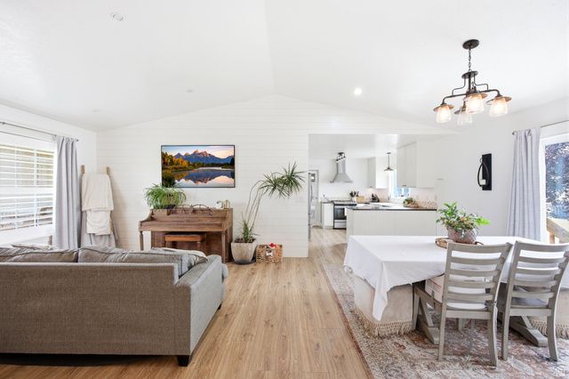 103 W 2250 N, Layton, UT 84041