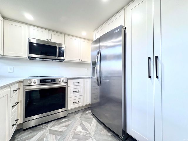 9444 S Lake Ridge Drive, Bloomington, IN 47401