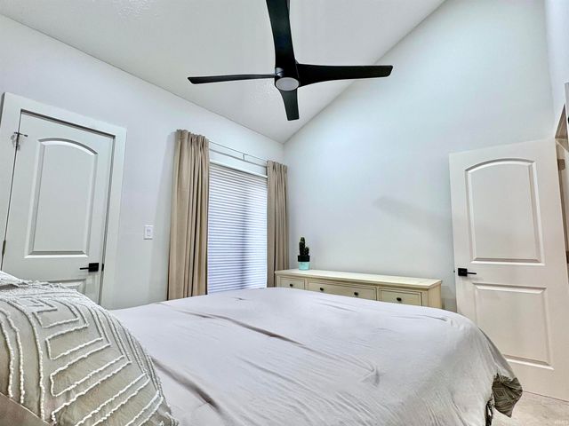 9444 S Lake Ridge Drive, Bloomington, IN 47401