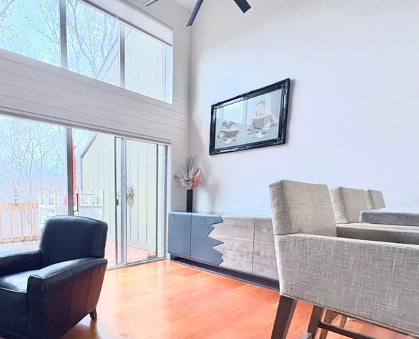 9444 S Lake Ridge Drive, Bloomington, IN 47401