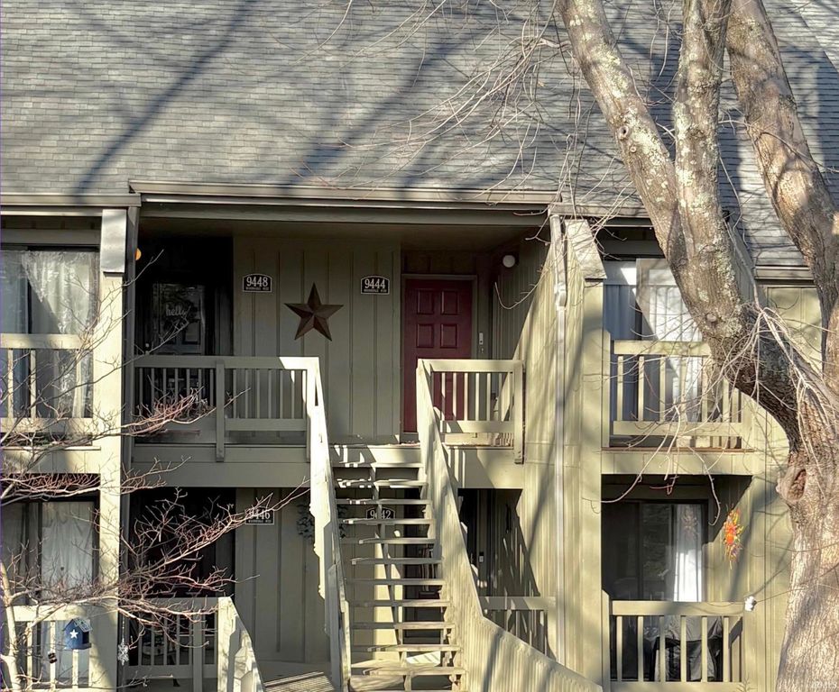 9444 S Lake Ridge Drive, Bloomington, IN 47401