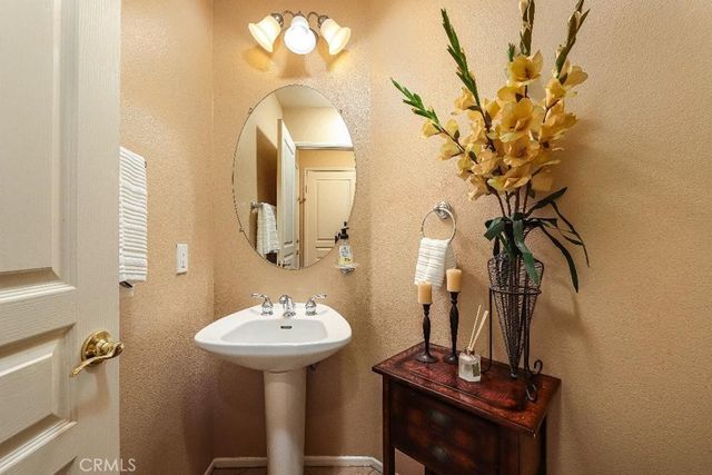 27635 Elkwood Lane, Castaic, CA 91384