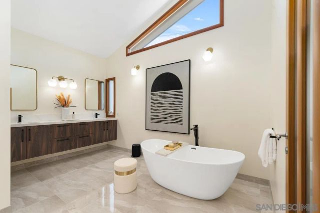 7911 El Paseo Grande, La Jolla, CA 92037