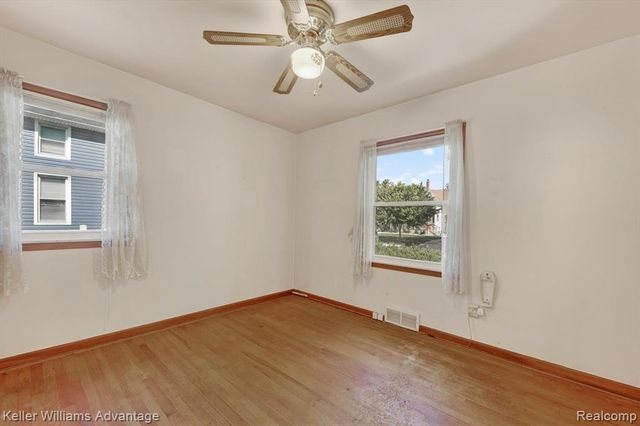 1135 Chestnut Street, Wyandotte, MI 48192