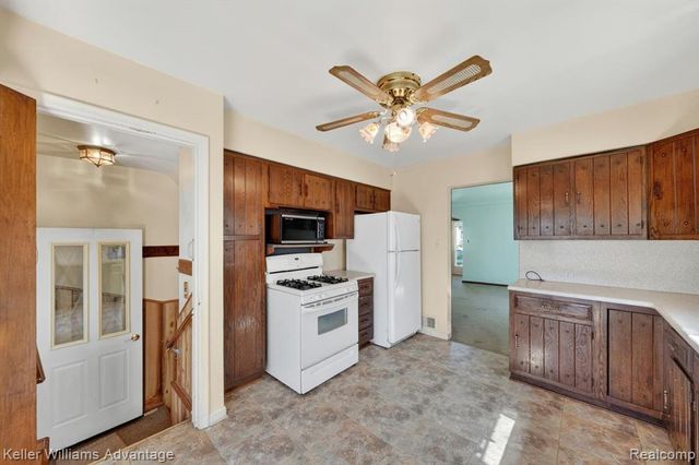 1135 Chestnut Street, Wyandotte, MI 48192
