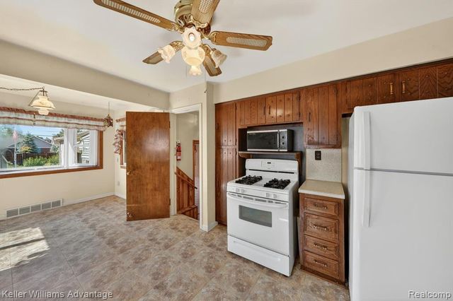1135 Chestnut Street, Wyandotte, MI 48192