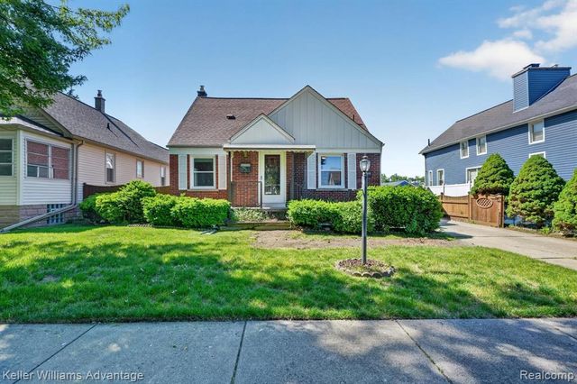 1135 Chestnut Street, Wyandotte, MI 48192