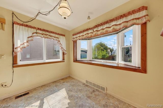 1135 Chestnut Street, Wyandotte, MI 48192