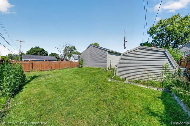 1135 Chestnut Street, Wyandotte, MI 48192
