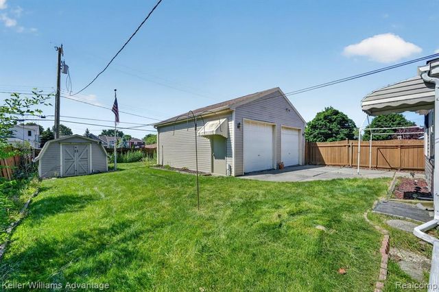 1135 Chestnut Street, Wyandotte, MI 48192
