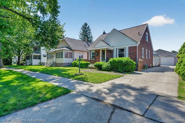 1135 Chestnut Street, Wyandotte, MI 48192