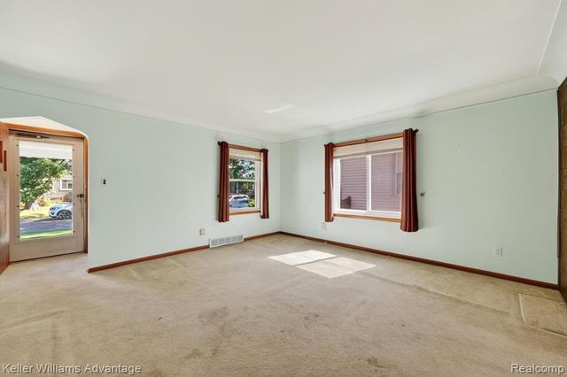 1135 Chestnut Street, Wyandotte, MI 48192