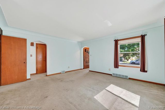 1135 Chestnut Street, Wyandotte, MI 48192