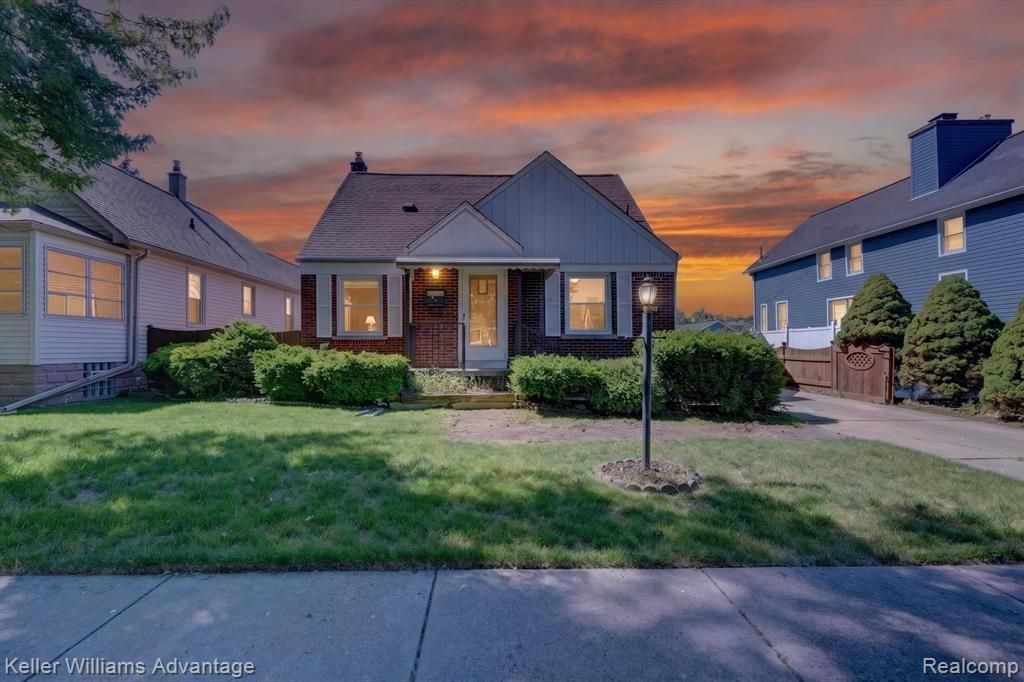 1135 Chestnut Street, Wyandotte, MI 48192