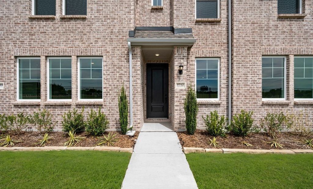5733 Lakeview Drive, Watauga, TX 76148 — photo 2