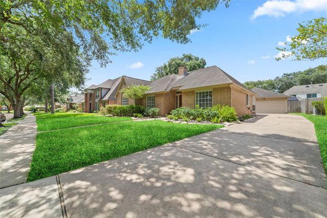 3914 Felicia Drive, Sugar Land, TX 77479