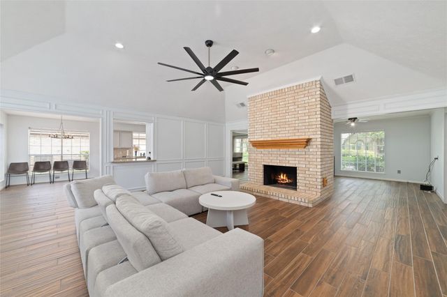 3914 Felicia Drive, Sugar Land, TX 77479