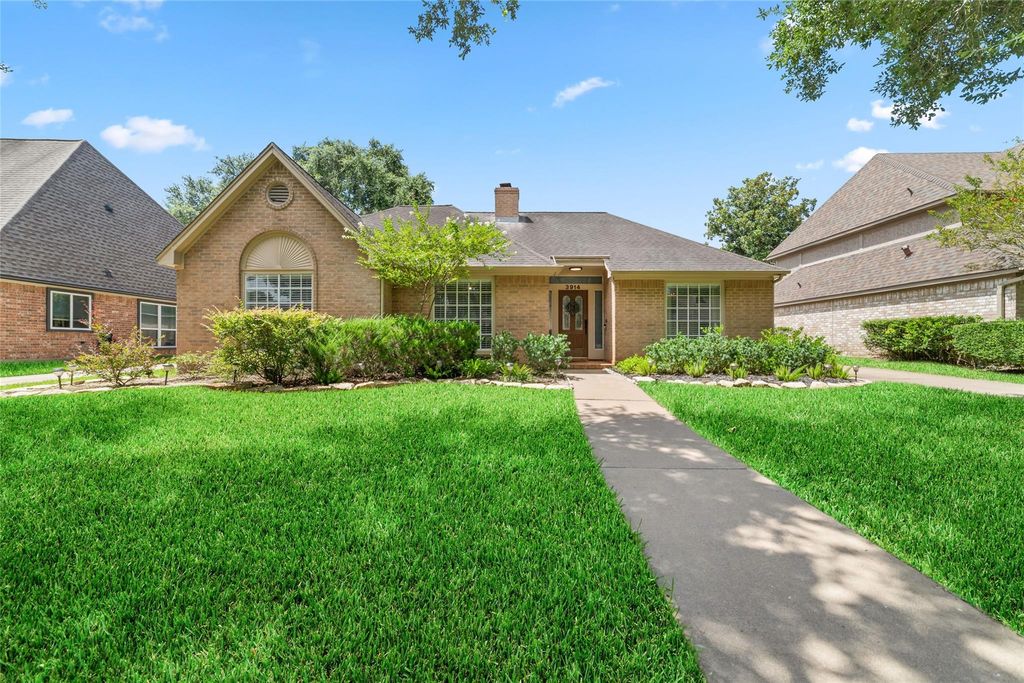 3914 Felicia Drive, Sugar Land, TX 77479