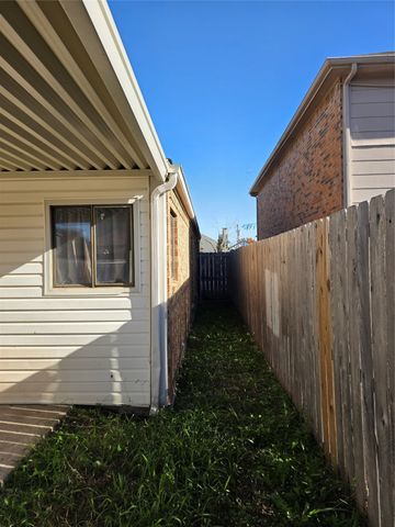 715 Snapdragon Trail, Mesquite, TX 75149