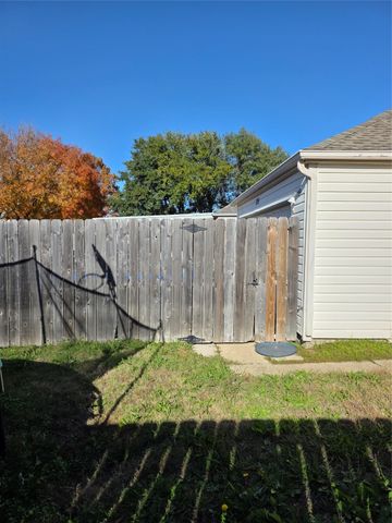 715 Snapdragon Trail, Mesquite, TX 75149