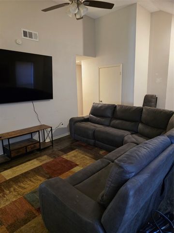 715 Snapdragon Trail, Mesquite, TX 75149