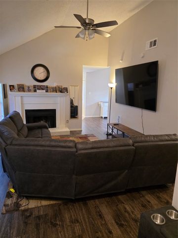 715 Snapdragon Trail, Mesquite, TX 75149