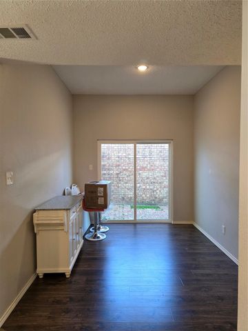 715 Snapdragon Trail, Mesquite, TX 75149