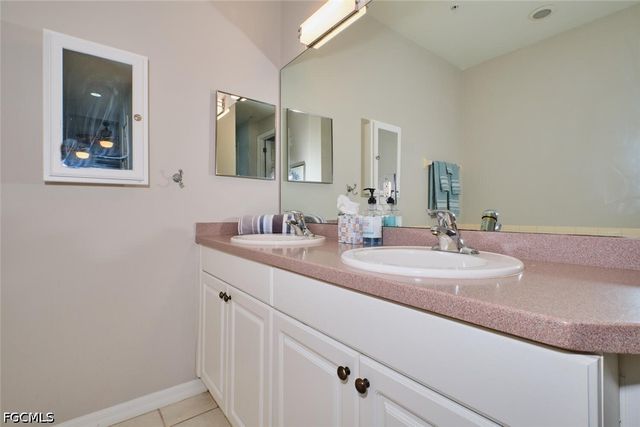 15256 Riverbend BLVD 202, North Fort Myers, FL 33917