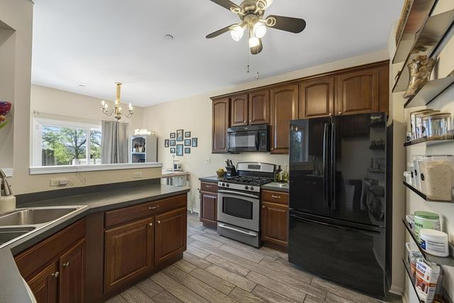 1513 Yellowstone Drive, Streamwood, IL 60107