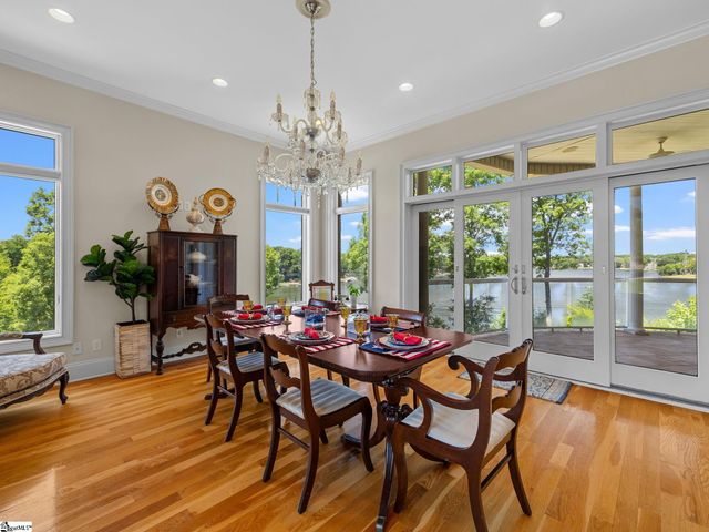 204 E Caledonia Court, Inman, SC 29349