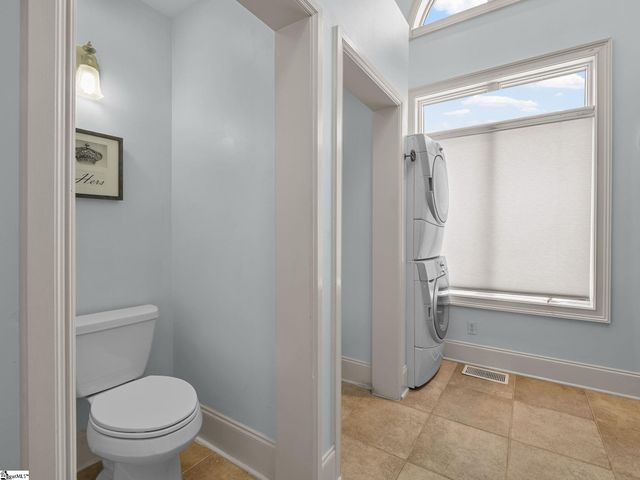 204 E Caledonia Court, Inman, SC 29349