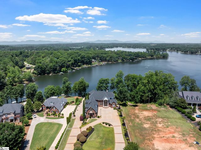 204 E Caledonia Court, Inman, SC 29349