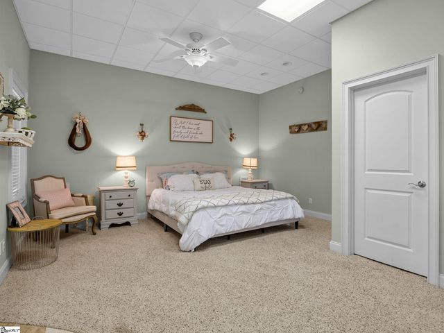 204 E Caledonia Court, Inman, SC 29349