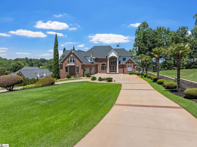 204 E Caledonia Court, Inman, SC 29349