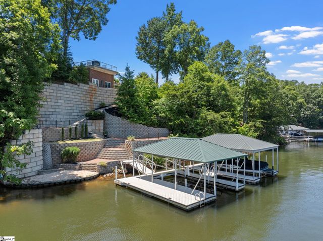204 E Caledonia Court, Inman, SC 29349