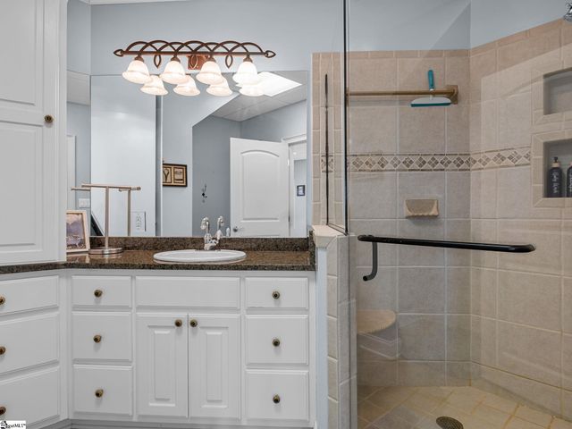 204 E Caledonia Court, Inman, SC 29349