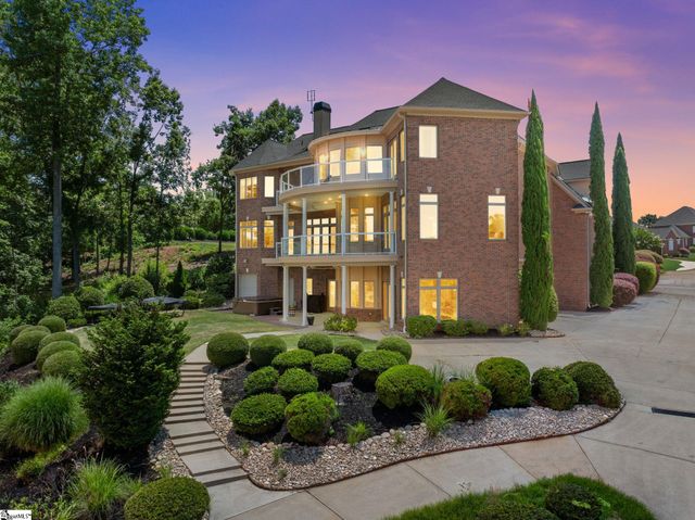 204 E Caledonia Court, Inman, SC 29349