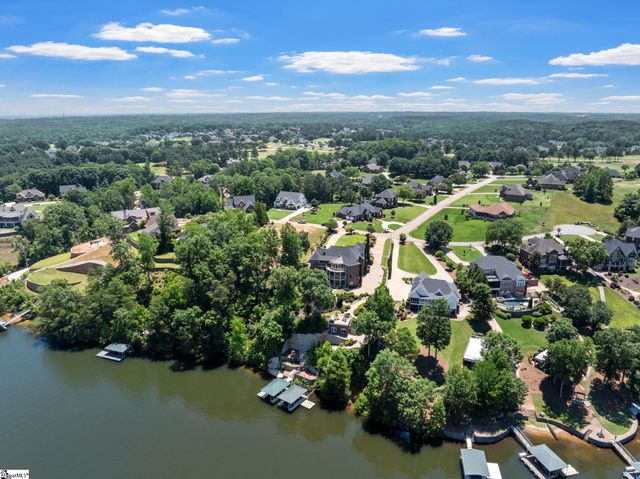 204 E Caledonia Court, Inman, SC 29349